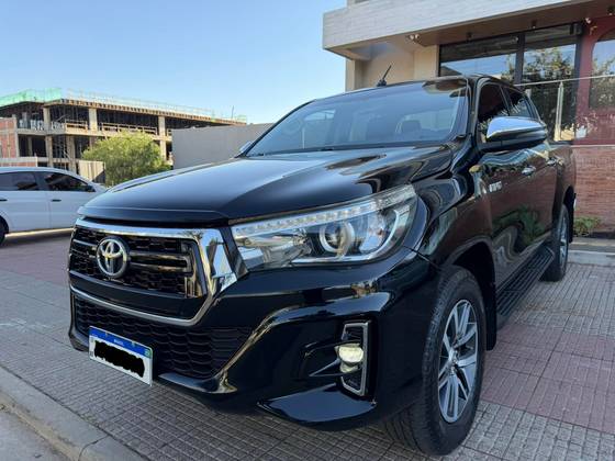 TOYOTA HILUX 2.8 SRX 4X4 CD 16V DIESEL 4P AUTOMÁTICO TOYOTA HILUX 2.8 SRX 4X4 CD 16V DIESEL 4P AUTOMÁTICO